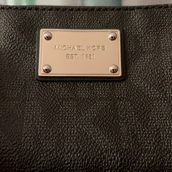 NWOT Michael Kors Small Black Wristlet - Picture 9 of 15